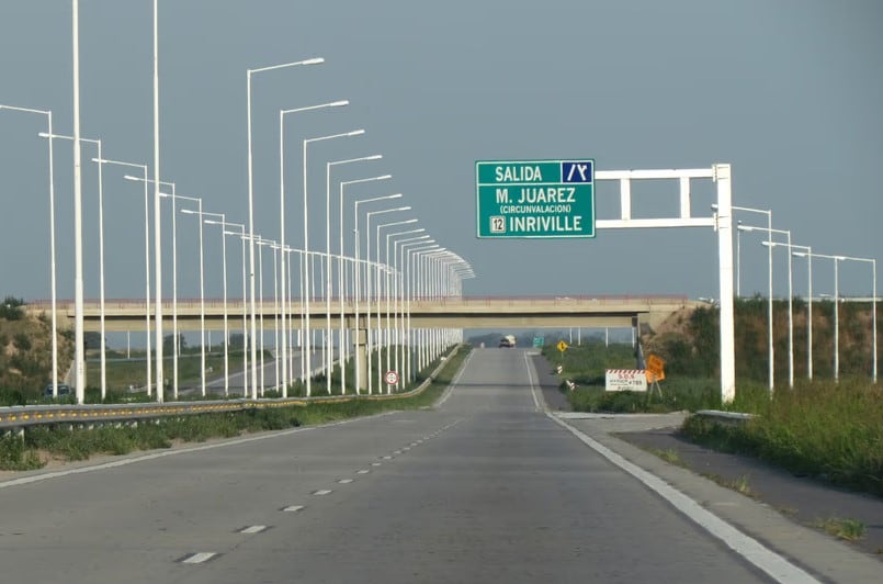 El ciclista logró denunciar el hecho a las autoridades antes de ser asistido por el servicio de emergencias