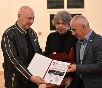 Leonardo Gotleyb, xilógrafo chaqueño, recibe