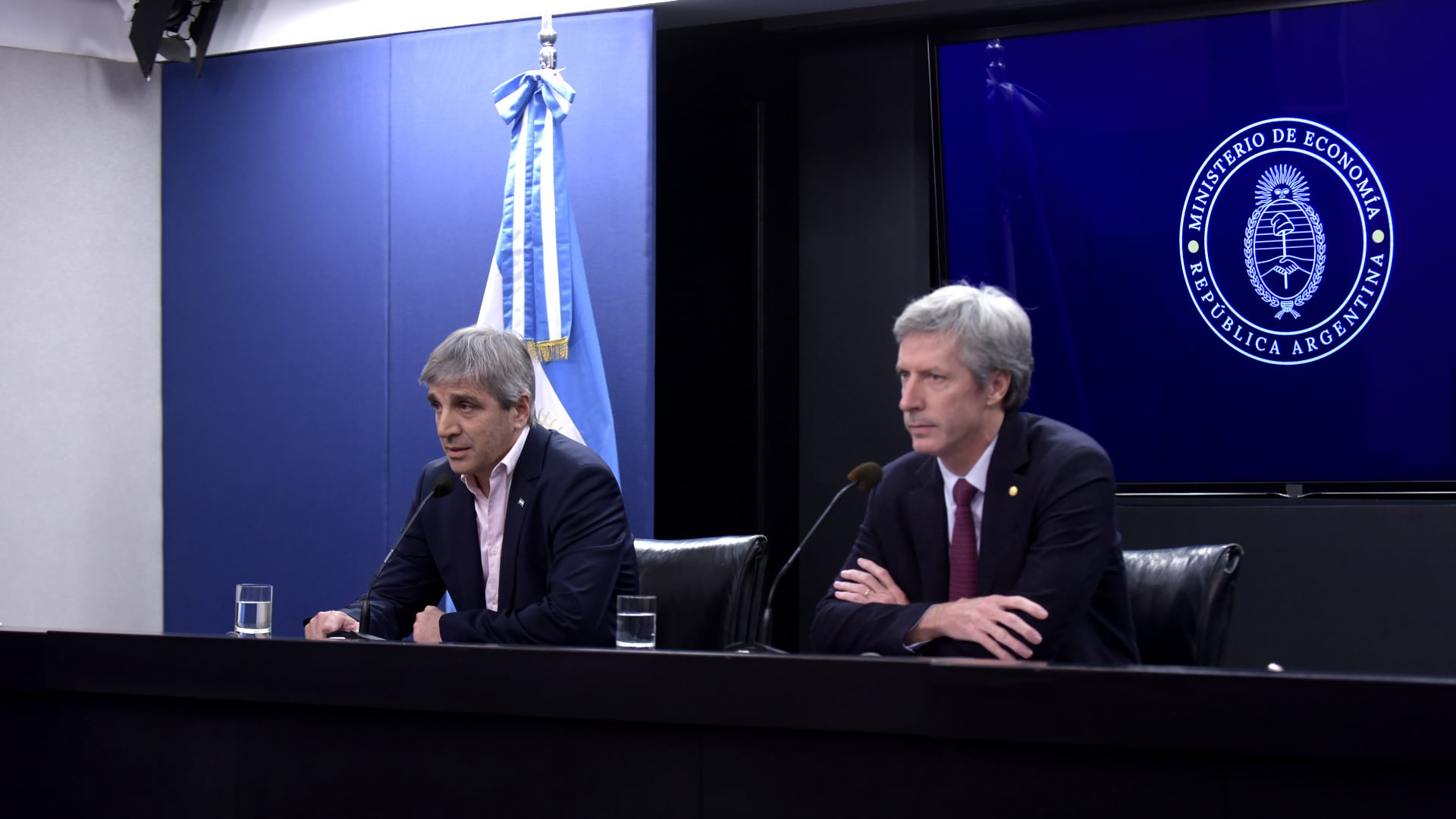 El equipo económico anunció un esquema de compra de reservas y que las bandas cambiarias se ajustarán por inflación. Fotos: Gustavo Gavotti