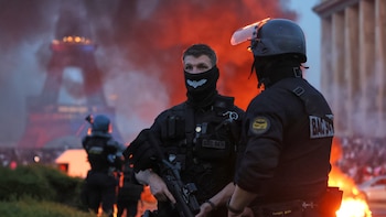Más de 300 detenidos en Francia tras la victoria del PSG y un intento de invasión al estadio parisino
