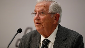 Fernando Jaúregui llama a "protestar" y apela al 15M ante "un mundo tejido por locos" en la presentación de 'Quemados'