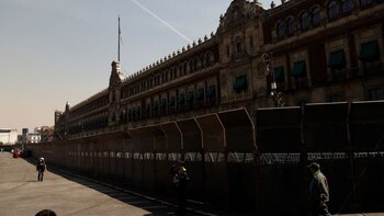 ¿De qué lado del muro