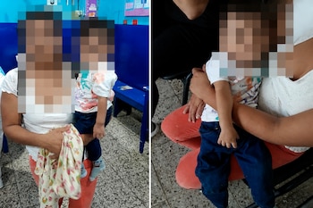 Dos fotos contiguas de una mujer con camiseta blanca y pantalón coral que carga a un niño con el rostro pixelado.