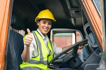 Mujeres en logística