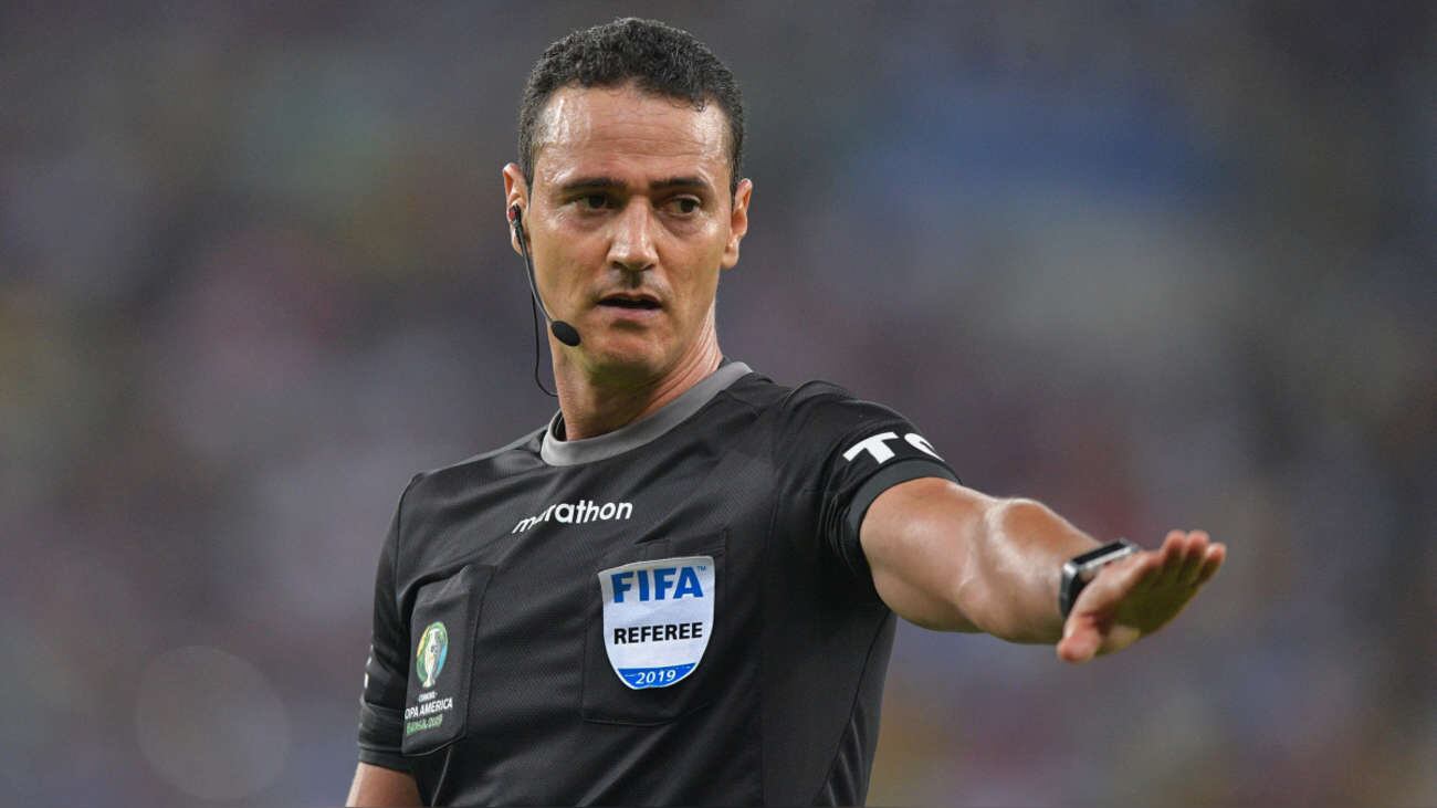 Wilmar Roldán ha dirigido más de 500 partidos como árbitro profesional en distintas competencias - crédito Reuters