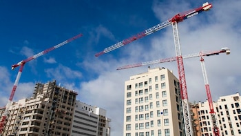 Construcción en Colombia sigue frenada: Bancolombia advierte caída de 8,2 % en edificaciones