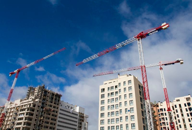 Construcción en Colombia sigue frenada: Bancolombia advierte caída de 8,2 % en edificaciones