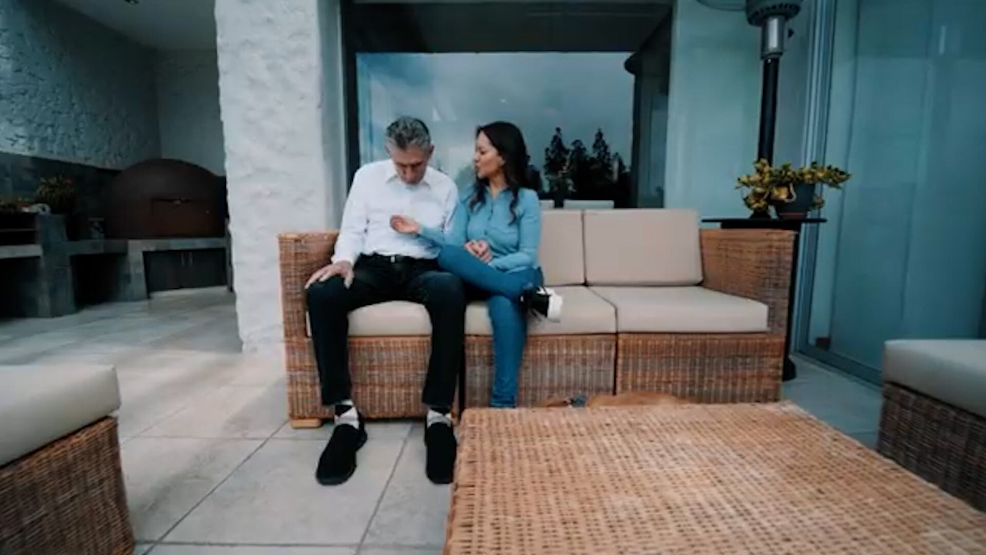 Bauza junto a su esposa Martiza Gallardo durante la filmación del documental que protagonizaron para concientizar sobre su enfermedad