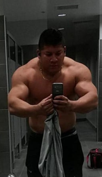 Charlie Aragón tiene 35 años