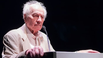 A partir del arcivo de Kive Staiff habrá una muestra sobre el San Martín en las dictaduras.