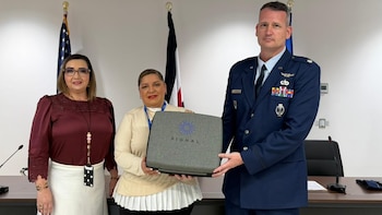 Estados Unidos dona equipos para