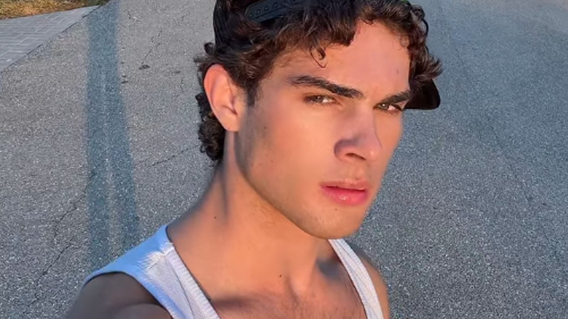 El influencer Clavicular niega sobredosis y revela la verdadera razón tras su desmayo en vivo