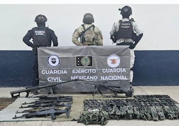 Entre el arsenal asegurado hay