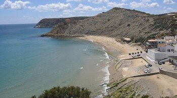 Praia do Burgau, mayor atracción