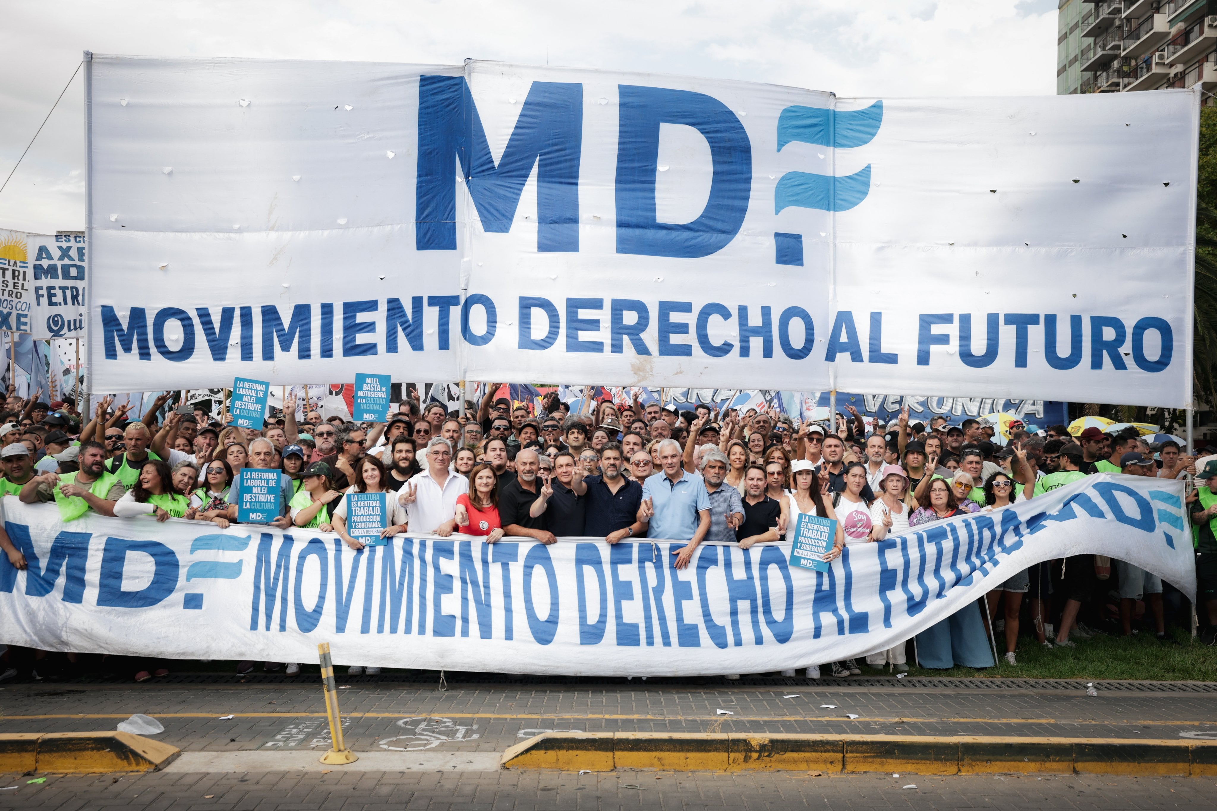 El MDF movió su propia columna a la movilización contra la reforma laboral. La encabezaron algunos ministros e intendentes del gran Buenos Aries