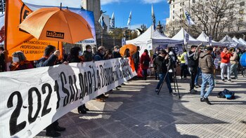 Centenares de profesionales de la