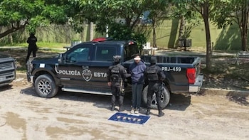Detienen en Puerto Vallarta a estadounidense buscado por homicidio en EEUU