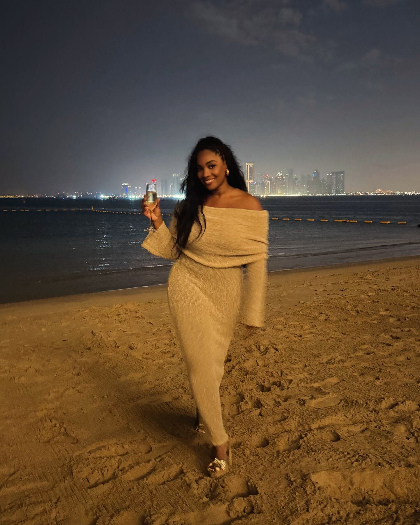 Ha sido moderadora de debates en Naciones Unidas (Crédito: @miss_samjohnson/Instagram)