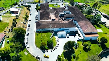 Mujer en estado crítico en una UCI en Medellín: le inyectaron por error un antiácido intravenoso en un hospital del departamento