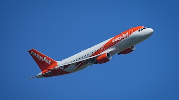 easyJet amplía el plazo a Castlelake para presentar una oferta hasta el 7 de agosto e iguala puja con Apollo