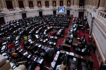 La sesión comenzó el mediodía