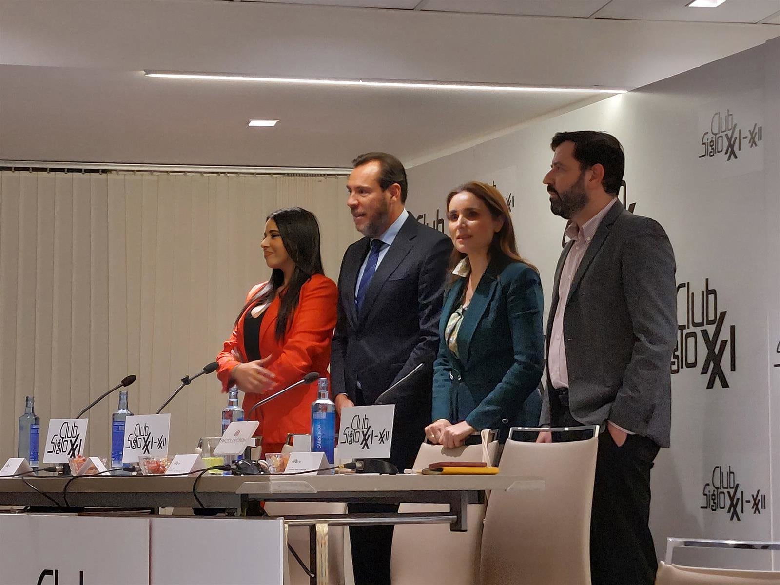Puente ve a la derecha "desesperada" por "girar la campaña" hacia los disturbios
