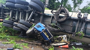 Dos policías fallecieron y dos más heridos en un fuerte accidente de tránsito en Guatemala