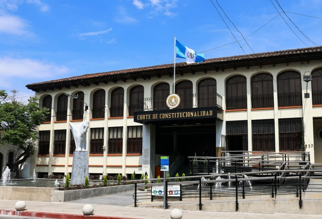 La Corte de Constitucionalidad de Guatemala da 48 horas al gobierno de Bernardo Arévalo para explicar los hechos de Huité y el asesinato de Solórzano Foppa