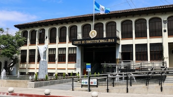 La Corte de Constitucionalidad de Guatemala da 48 horas al gobierno de Bernardo Arévalo para explicar los hechos de Huité y el asesinato de Solórzano Foppa
