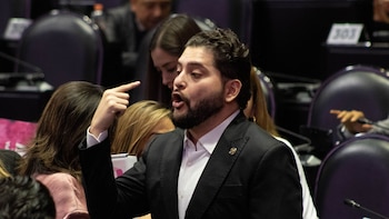 Tras trifulca iniciada por Carlos Mancilla, diputados dejan sanciones en manos del Comité de Ética