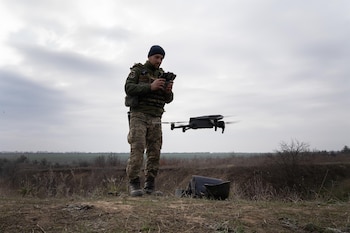 Durante la noche, el Ministerio de Defensa de Rusia interceptó 140 drones ucranianos sobre siete regiones y la península de Crimea, incluyendo los mares Negro y Azov. (EUROPA PRESS/ARCHIVO)