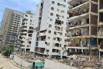 Los fuertes terremotos que sacudieron Venezuela el miércoles 24 de junio han dejado más de 1.400 muertos y pérdidas materiales que superan los 6 mil millones de dólares.