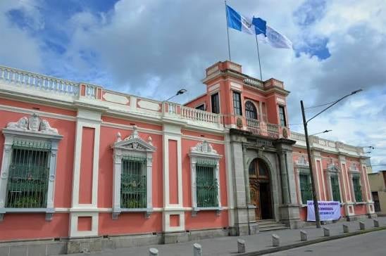 El TSE inició de oficio 140 de los 195 expedientes y afirmó que aplica los procedimientos previstos en la normativa electoral vigente. (Tribunal Supremo Electoral de Guatemala)