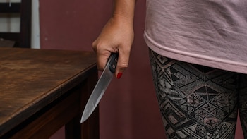 Amenazó a su madre con un cuchillo por no darle dinero y quedó detenida