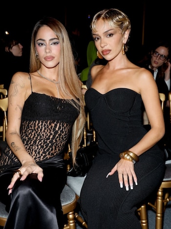 Tini compartió la primera fila