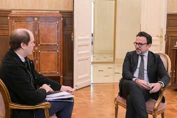 DEF entrevisó al embajador italiano