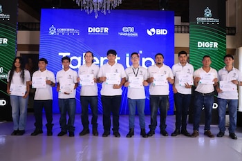 Los programas incluyen oportunidades de formación tecnológica, universitaria e internacional. (FOTO: Presidencia de Honduras)