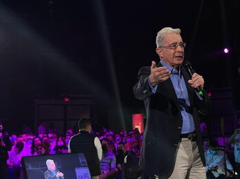 Álvaro Uribe dice que su