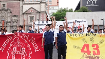 Llueven críticas contra la CNDH tras polémica recomendación sobre el caso Ayotzinapa