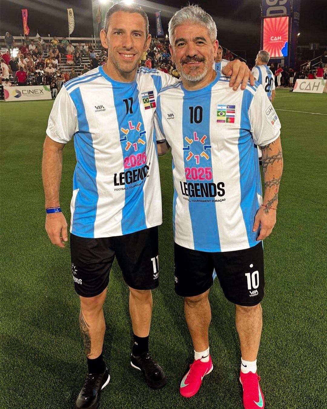 Maxi Rodríguez y el Burrito Ortega en el Torneo de Leyendas