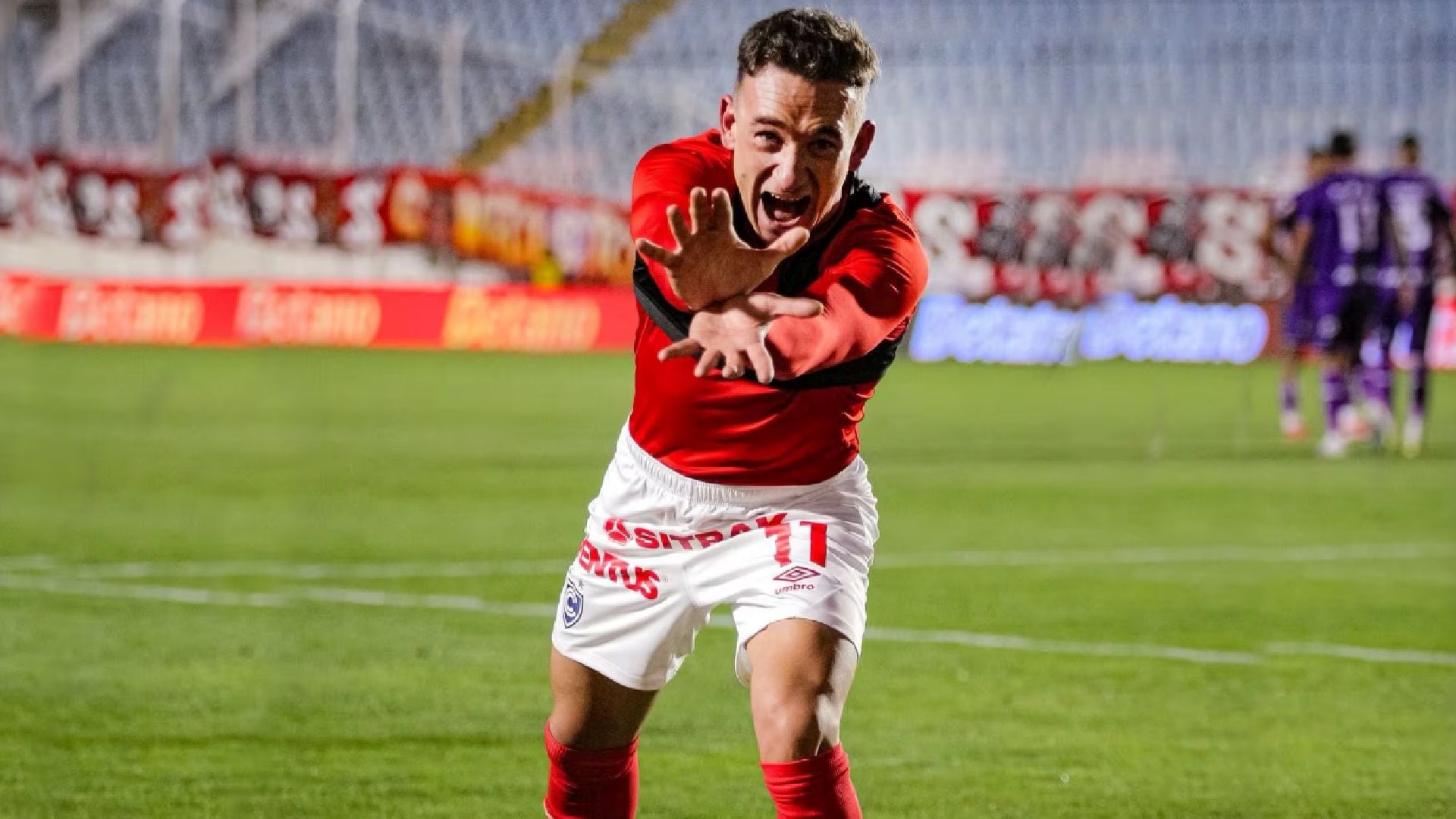 A equipe de Cusco chega ao duelo decisivo impulsionada pela força física no estádio Garcilaso de la Vega, pelo time completo e pelo apoio incondicional da torcida para se manter na briga pelo Apertura (Cienciano).