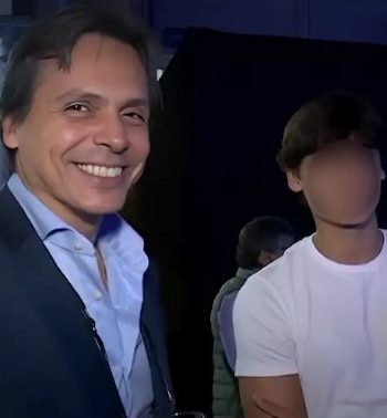 Hijo de Rebeca Escribens aparece por primera vez en televisión y hace una inesperada confesión sobre su futuro artístico. Captura: América TV.