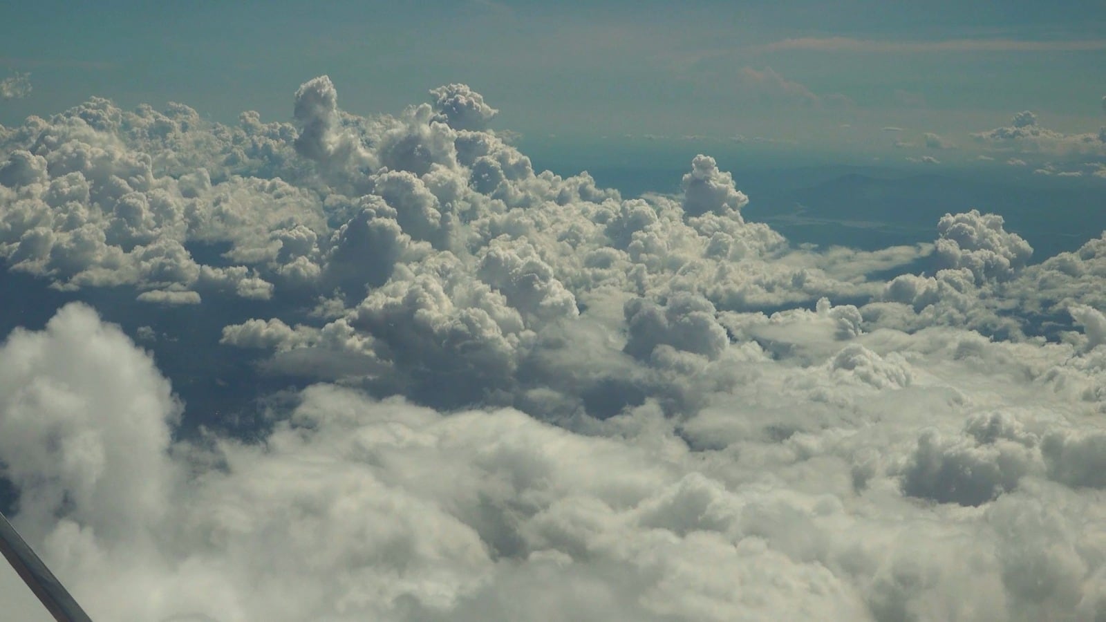 La siembra de nubes utiliza yoduro de plata sobre formaciones nubosas existentes para favorecer los procesos de precipitación. (Foto: Secretaria de Agricultura y Ganadería)