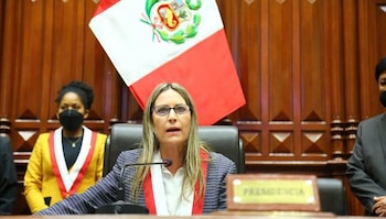 Renuncia jefa de comunicaciones del Congreso por presuntas presiones de asesores de María del Carmen Alva