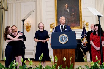 Familiares de la periodista Alsu