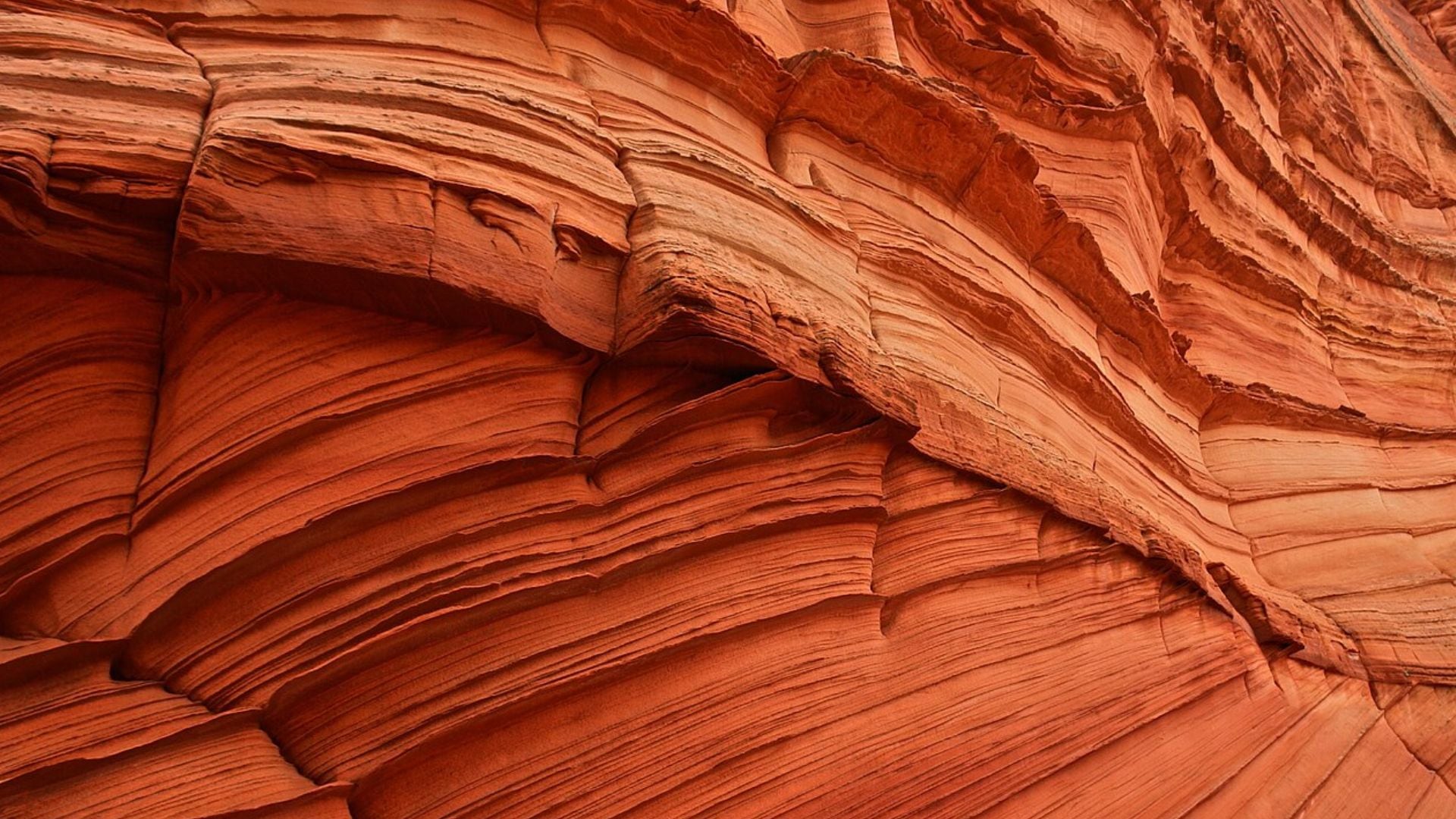 La belleza de sus pliegues y la dificultad de obtener acceso convierten al sitio en leyenda, preservando una herencia geológica y visual única para el futuro (Wikipedia)