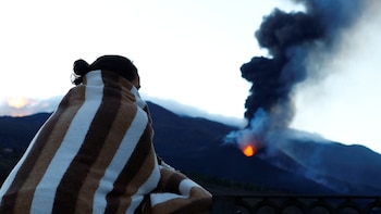 La erupción del volcán de La Palma dejó huella en los pulmones: la población afectada sufre tos y otras alteraciones cinco años después
