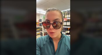 Katie en su vídeo de