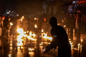 Los Comandos de Salvamento de Nejapa informaron que 24 personas sufrieron quemaduras leves de primer grado en las Bolas de Fuego. (Foto cortesía Secretaría de Prensa de la Presidencia)