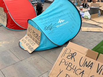 Algunas de las tiendas de campaña instaladas en Palma. (Europa Press)